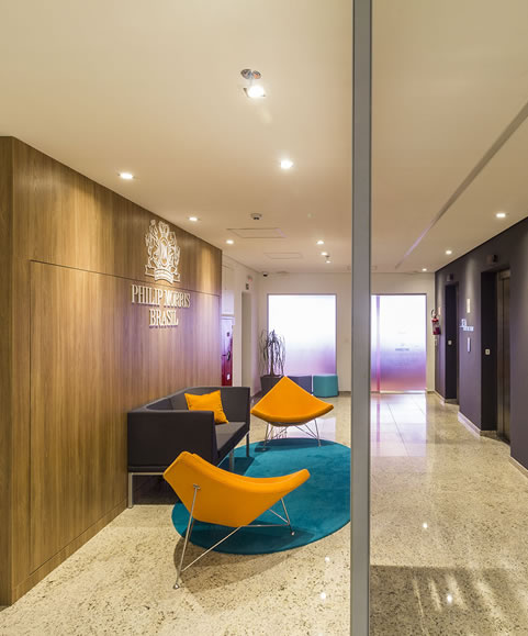 Projeto Atualle — Divisórias Vidro S90 | Philip Morris Brasil Curitiba - PR